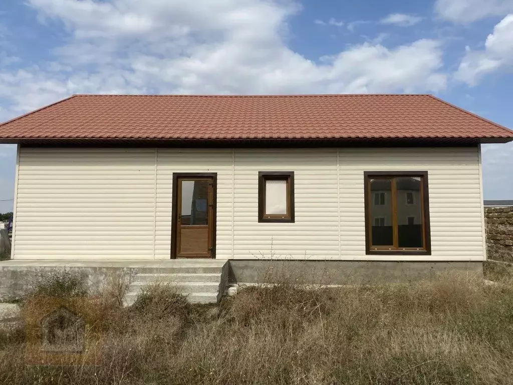 Дом в Крым, Сакский район, с. Молочное ул. Космическая, 17 (96 м) - Фото 0