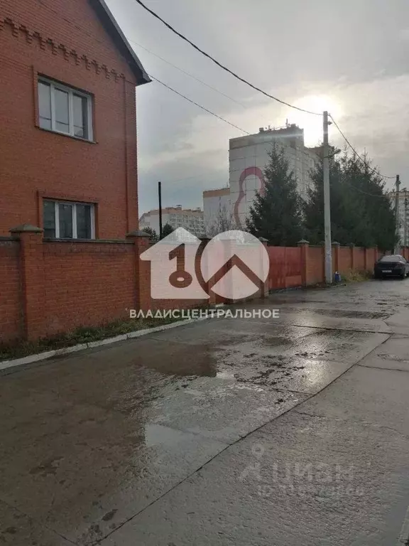 Дом в Новосибирская область, Новосибирск 7-й Бронный пер. (240 м) - Фото 0