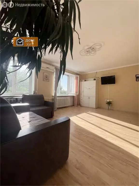 3-комнатная квартира: Симферополь, улица Куйбышева, 60 (80 м) - Фото 1