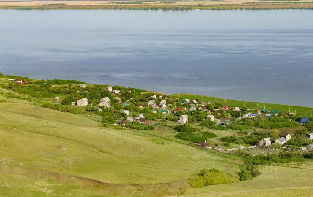 Дом в Саратовская область, Вольский район, Широкобуеракское ... - Фото 0