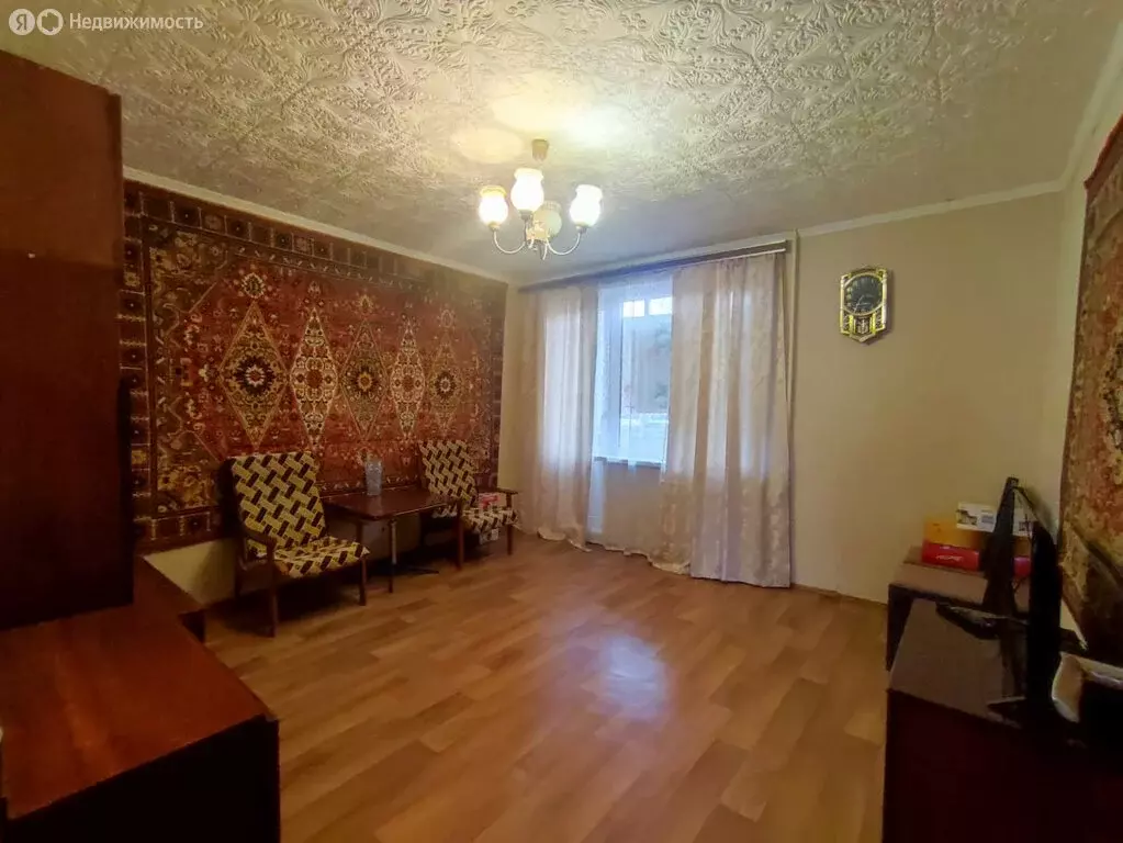 3-комнатная квартира: Волгодонск, улица Максима Горького, 133 (57.9 м) - Фото 1