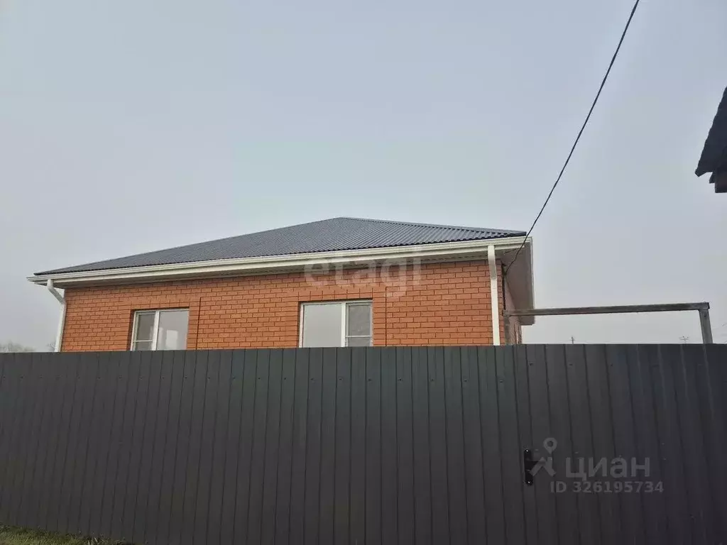 Дом в Краснодарский край, Ейский район, с. Кухаривка ул. Гагарина (105 ... - Фото 1