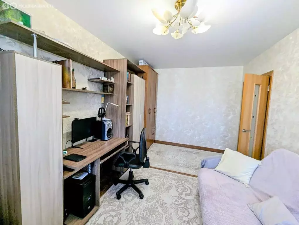 3-комнатная квартира: Белгород, 10-й микрорайон, Спортивная улица, 1 ... - Фото 2