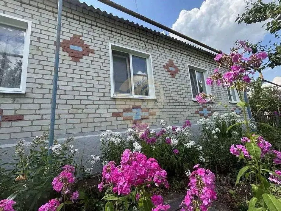 Дом в Белгородская область, Старооскольский городской округ, с. ... - Фото 1