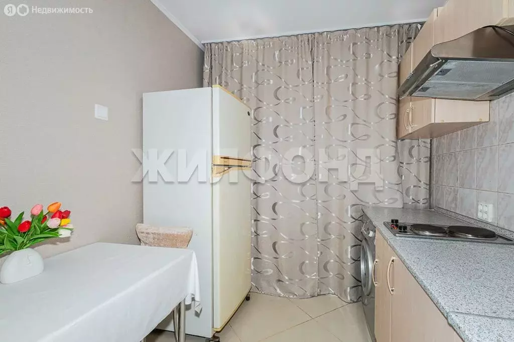 3-комнатная квартира: Новосибирск, улица Бориса Богаткова, 200 (59.8 ... - Фото 2