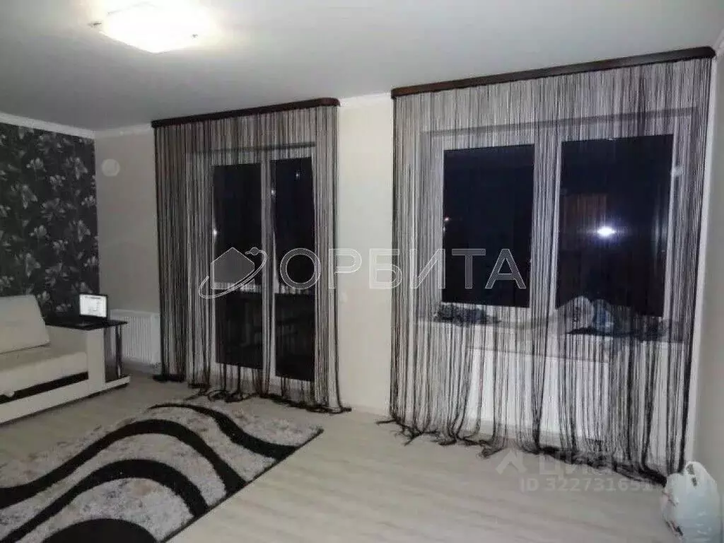 2-к кв. Тюменская область, Тюмень ул. Газовиков, 61 (56.0 м) - Фото 1