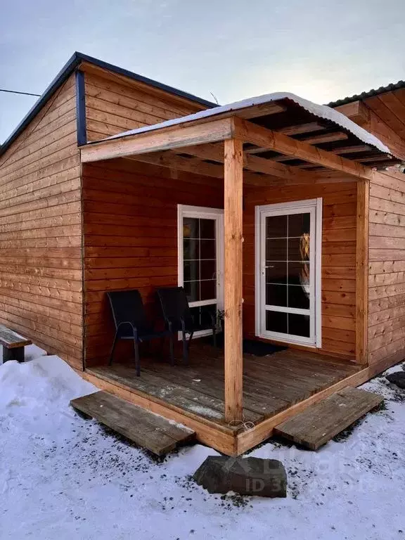Дом в Иркутская область, Иркутский муниципальный округ, Листвянка рп ... - Фото 1