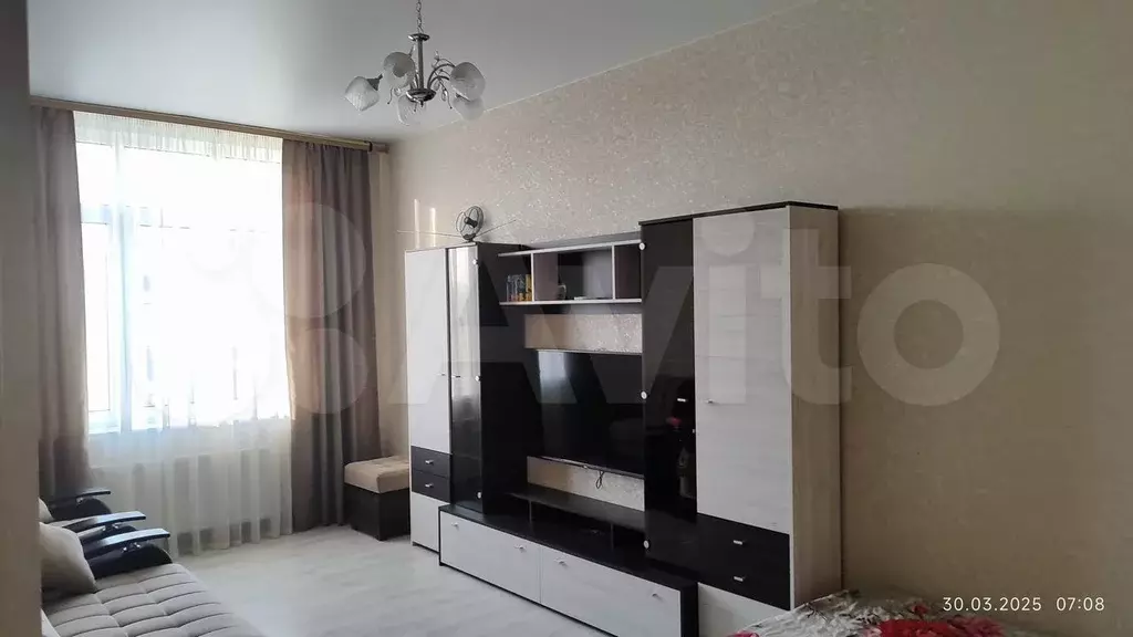 Комната 40 м в 1-к., 4/7 эт. - Фото 1