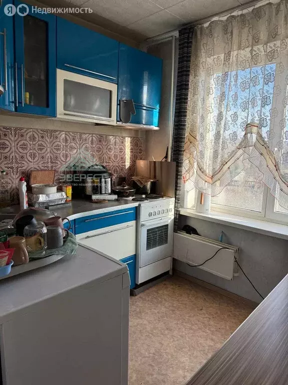 3-комнатная квартира: Абакан, улица Пушкина, 1 (55 м) - Фото 1