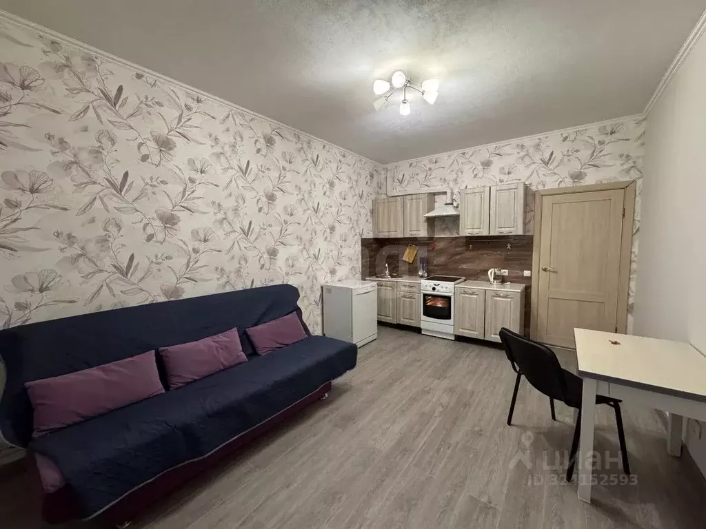 Студия Ханты-Мансийский АО, Сургут ул. Александра Усольцева, 26 (27.0 ... - Фото 1