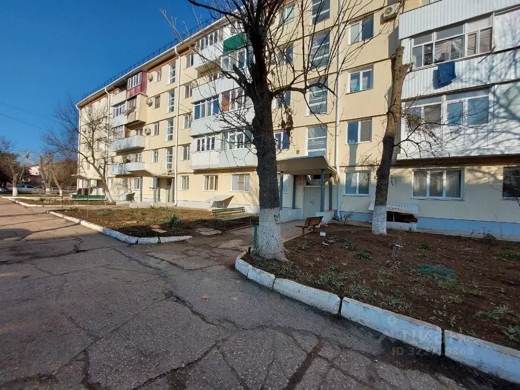 1-к кв. Крым, Красногвардейское пгт ул. 50 лет Октября, 13 (30.0 м) - Фото 1