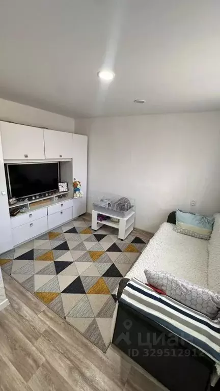 3-к кв. Татарстан, Зеленодольск ул. Фрунзе, 6 (59.8 м) - Фото 1