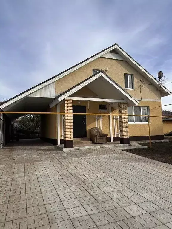 Дом в Самарская область, Волжский район, Курумоч с/пос, с. Курумоч ул. ... - Фото 1