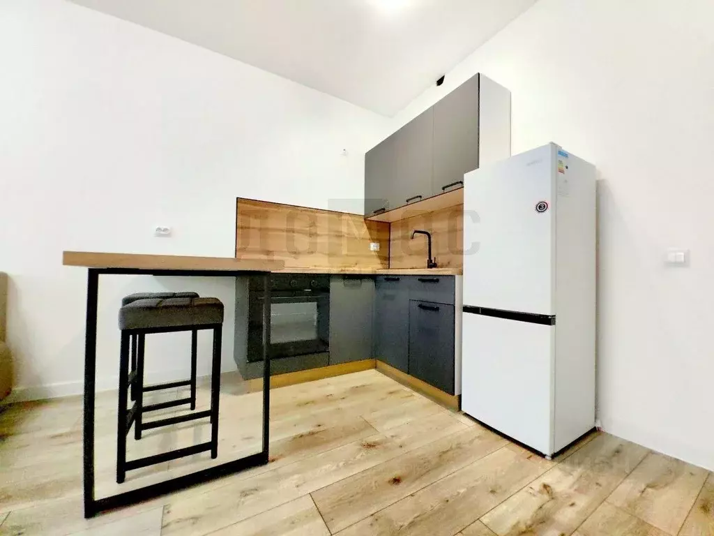 Студия Свердловская область, Екатеринбург ул. Громова, 26/3 (30.1 м) - Фото 1