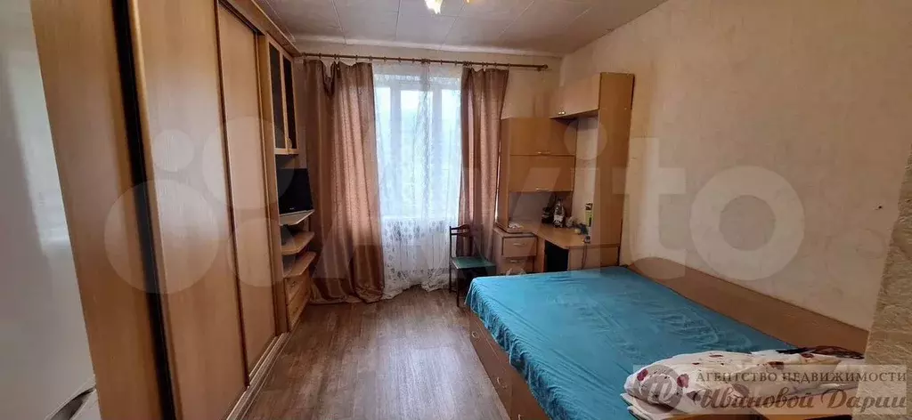 Комната 17 м в 3-к., 2/4 эт. - Фото 0