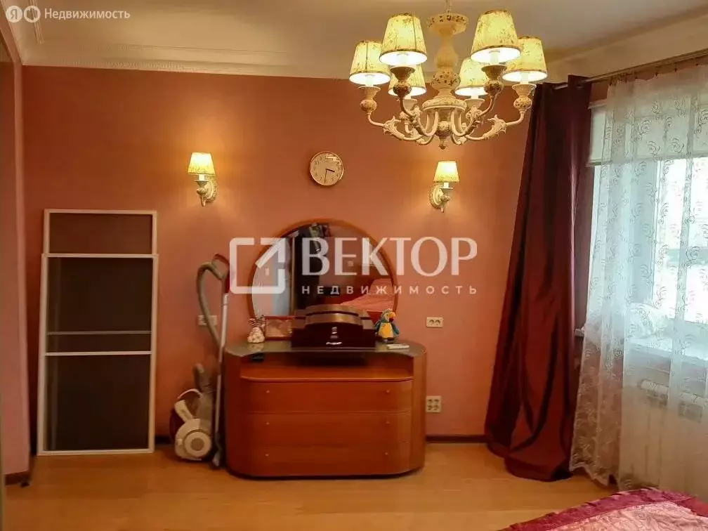 Квартира-студия: Ярославль, улица Батова, 14 (110 м) - Фото 1