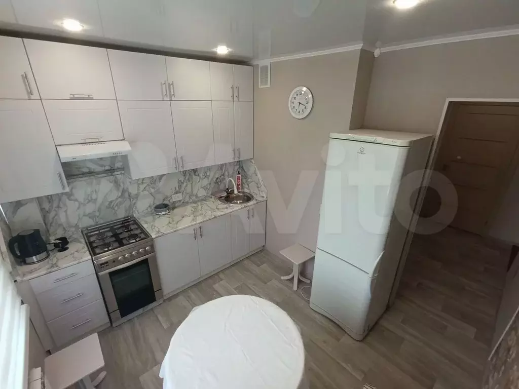 2-к. квартира, 60 м, 2/9 эт. - Фото 0