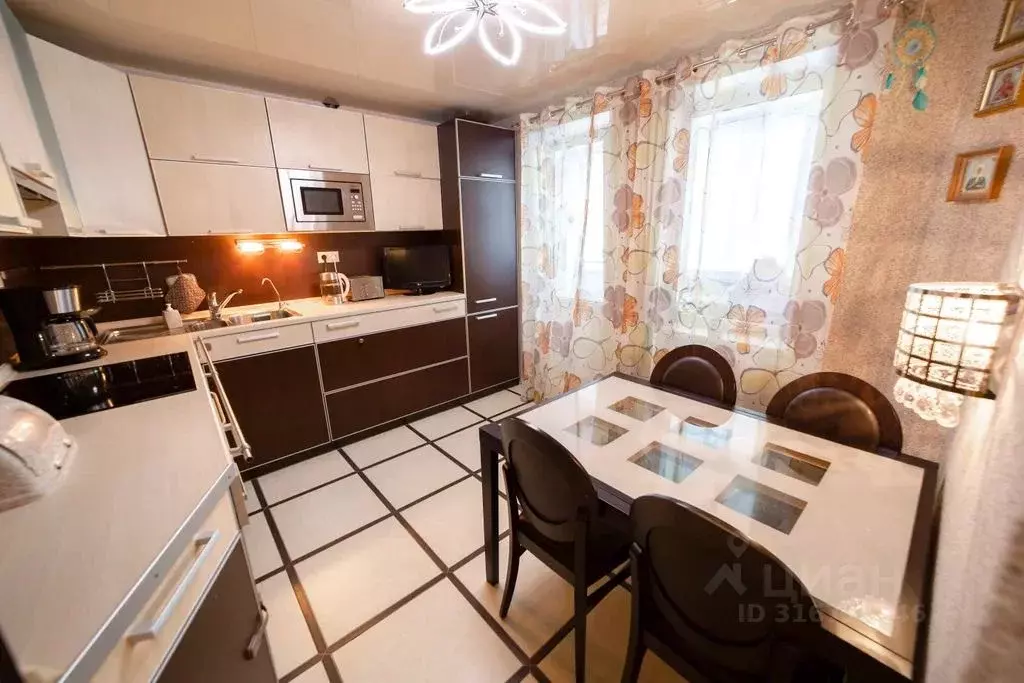 3-к кв. Карелия, Петрозаводск наб. Ла-Рошель, 5 (70.0 м) - Фото 0