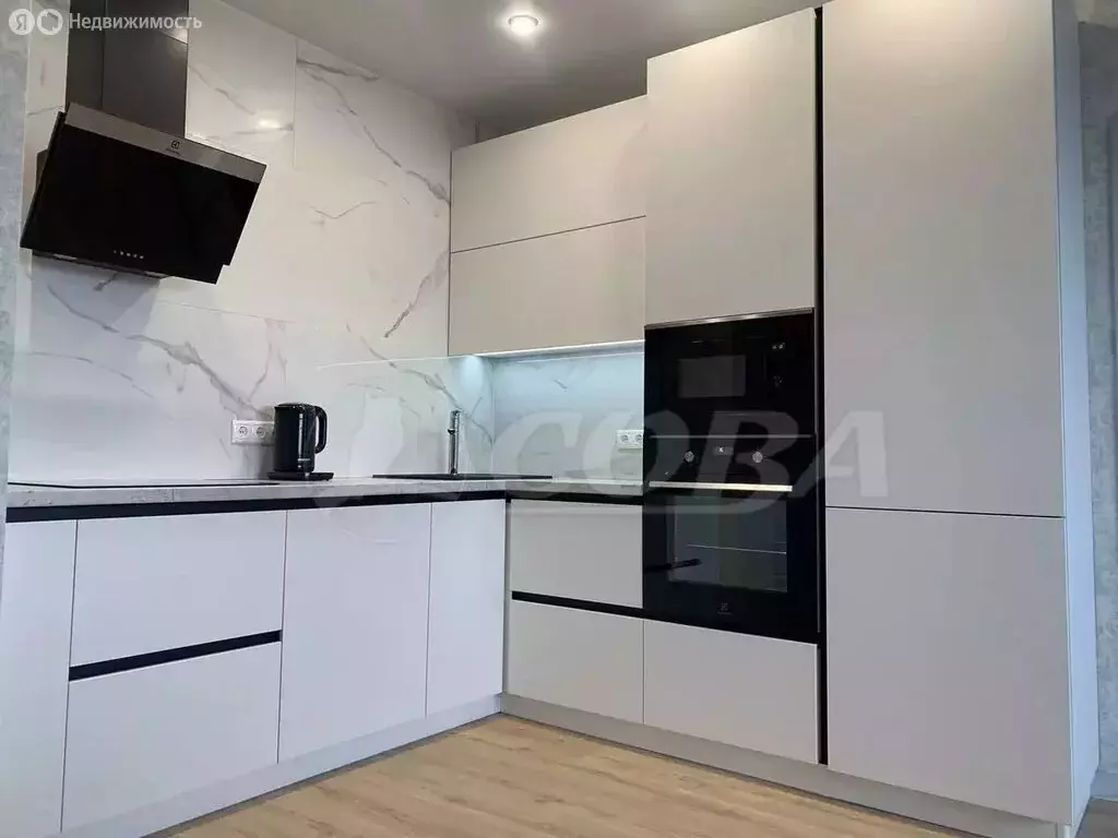 2-комнатная квартира: Тюмень, улица Мельникайте, 2к14 (58.8 м) - Фото 1