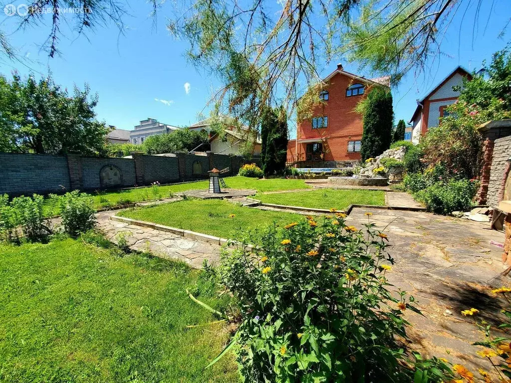 Дом в Ессентуки, улица Губина (428.8 м) - Фото 1