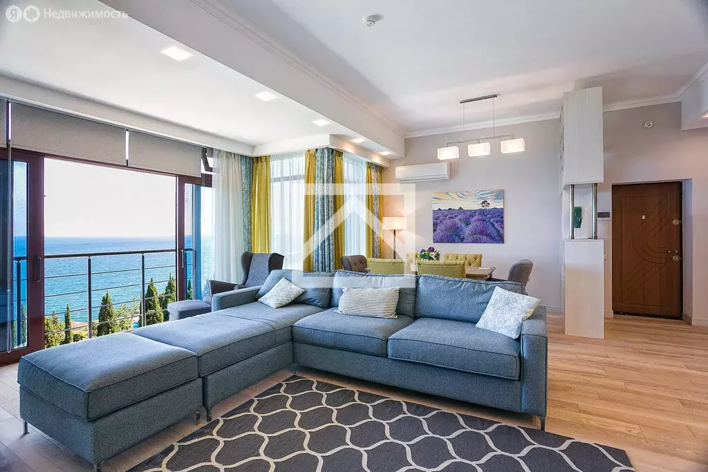 3-комнатная квартира: Алушта, аллея Декабристов, 5 (127 м) - Фото 1