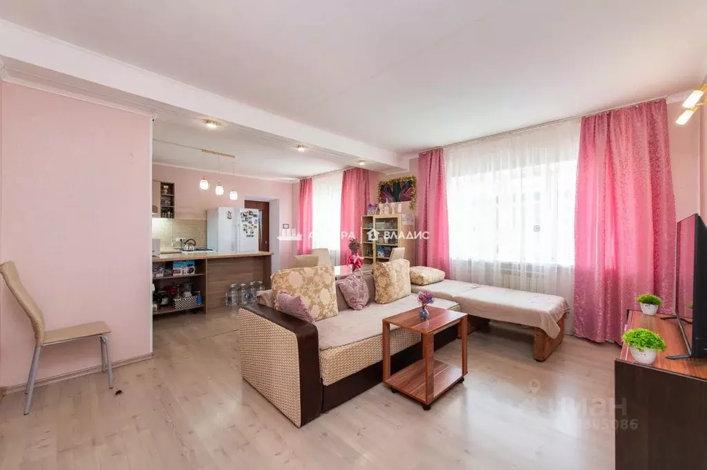 Дом в Башкортостан, Абзелиловский район, Аскаровский сельсовет, с. ... - Фото 1