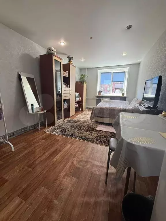 Комната 16 м в 5-к., 2/4 эт. - Фото 0