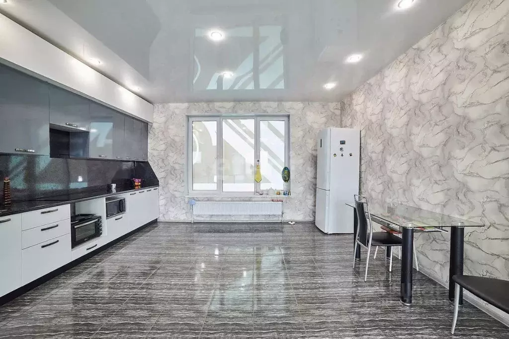 Дом в Башкортостан, Давлекановский район, Поляковский сельсовет, с. ... - Фото 0