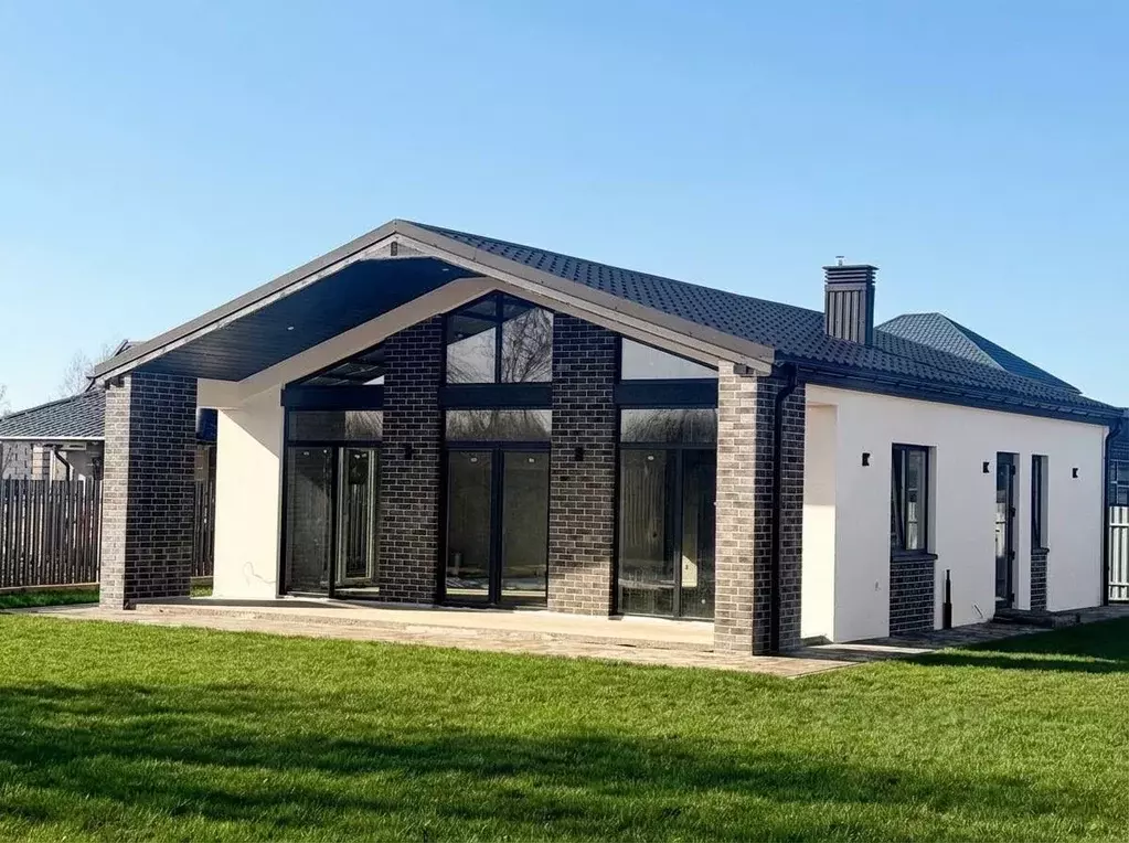 Дом в Калининградская область, Зеленоградск ул. Липовая, 4 (101 м) - Фото 1