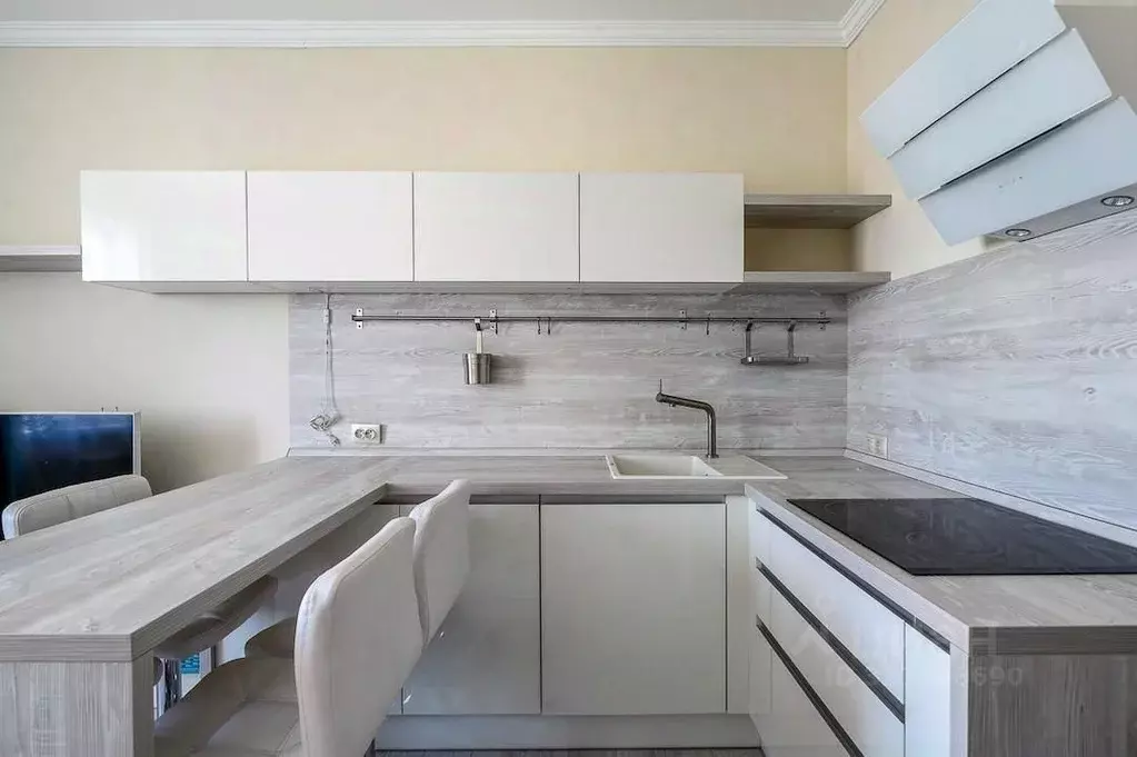 2-к кв. Свердловская область, Екатеринбург ул. Авиационная, 12 (66.9 ... - Фото 0