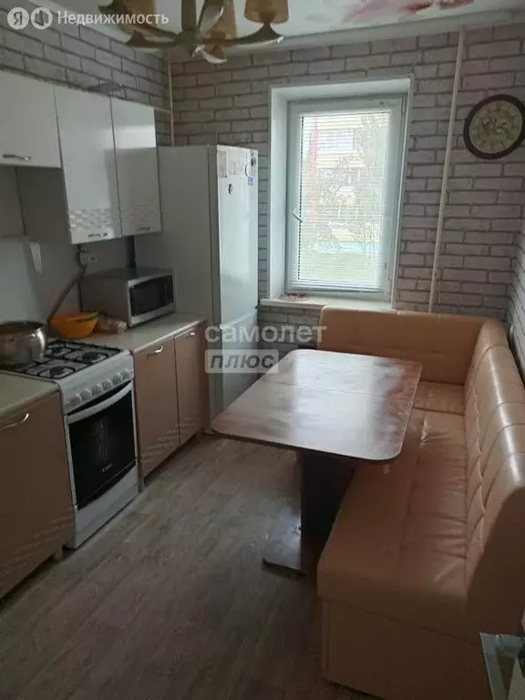 3-комнатная квартира: Стерлитамак, улица Артёма, 123 (68.5 м) - Фото 0