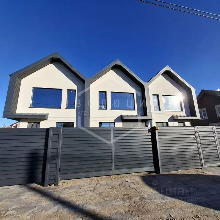 Таунхаус в Калининградская область, Гурьевск ул. Солнечная, 7 (150 м) - Фото 1