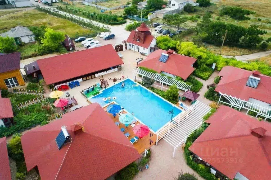 Дом в Крым, Ленинский район, Семисотское с/пос, с. Каменское пер. ... - Фото 1