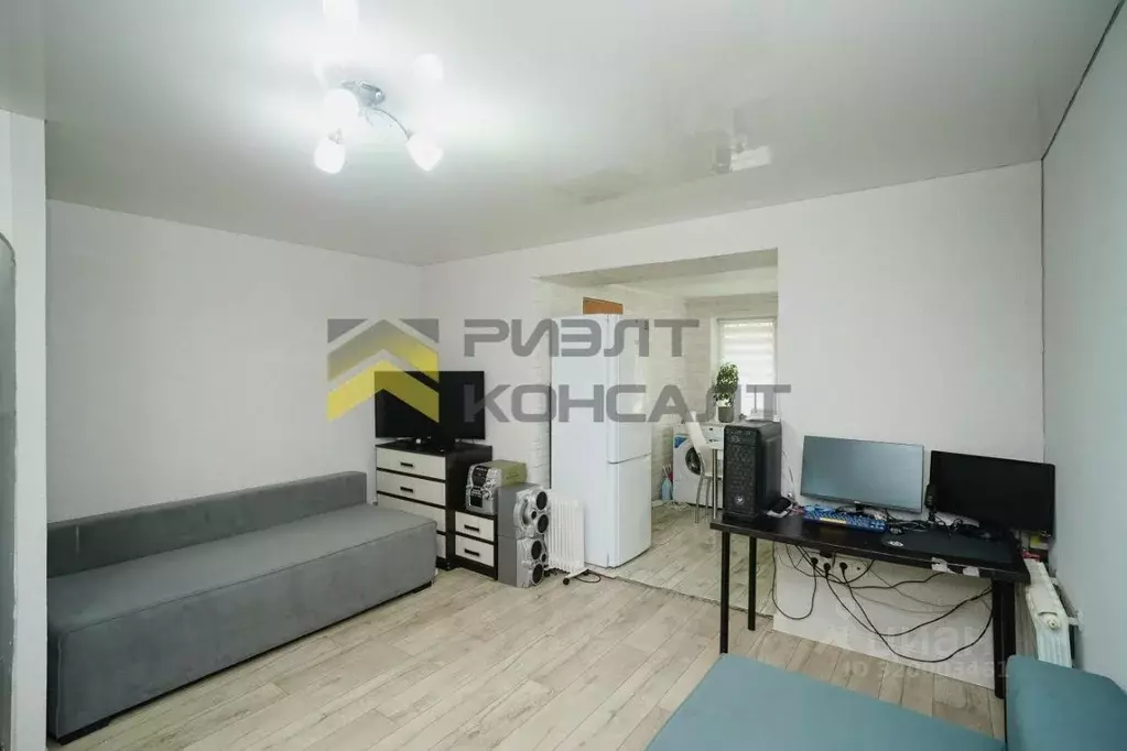 1-к кв. Омская область, Омск ул. Авиагородок, 35 (28.0 м) - Фото 2