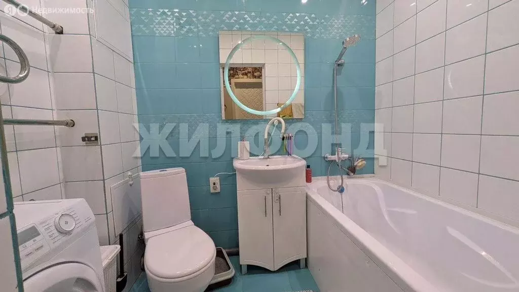 3-комнатная квартира: деревня Кисловка, микрорайон Северный, улица ... - Фото 0