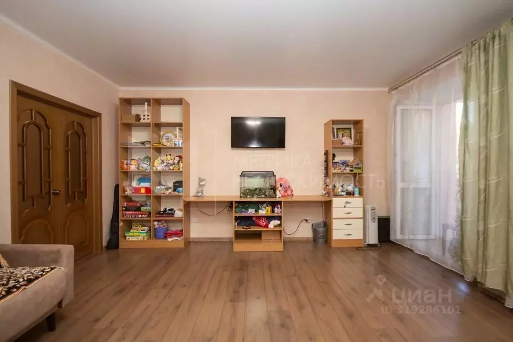 2-к кв. Тюменская область, Тюмень ул. Беляева, 37 (70.0 м) - Фото 0