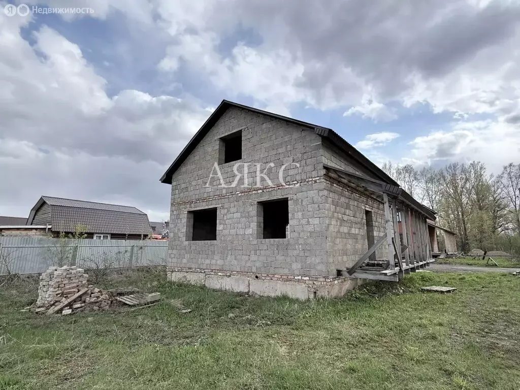 Дом в Ишимбай, улица Автомобилистов (120 м) - Фото 2