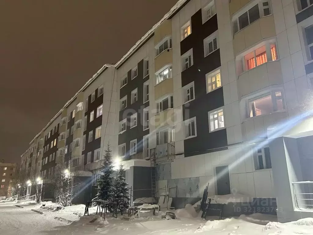 2-к кв. Ямало-Ненецкий АО, Новый Уренгой Молодежная ул., 3 (57.8 м) - Фото 1