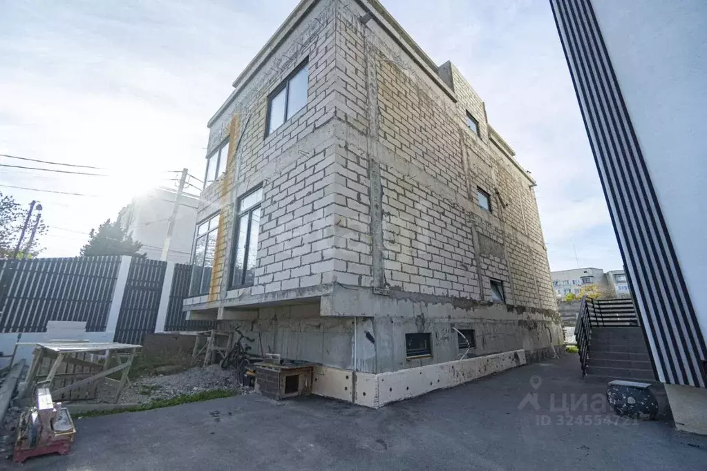 Дом в Севастополь ул. Героев Бреста, 58А/1 (243 м) - Фото 1