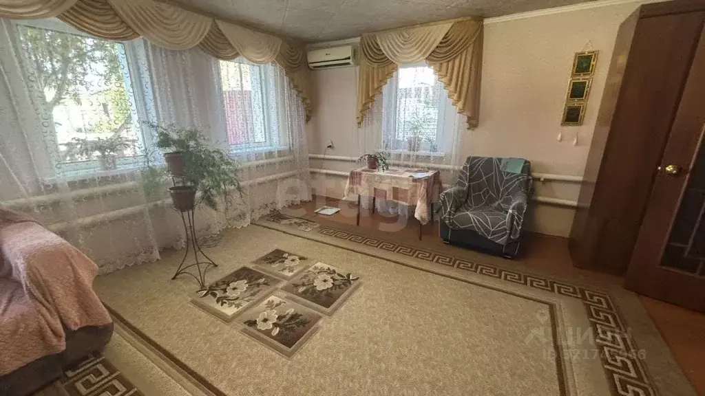 Дом в Оренбургская область, Соль-Илецк Просвещенская ул., 28 (92 м) - Фото 1