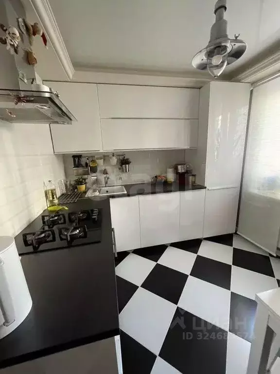 3-к кв. Коми, Сыктывкар ул. Красных Партизан, 48 (65.3 м) - Фото 1