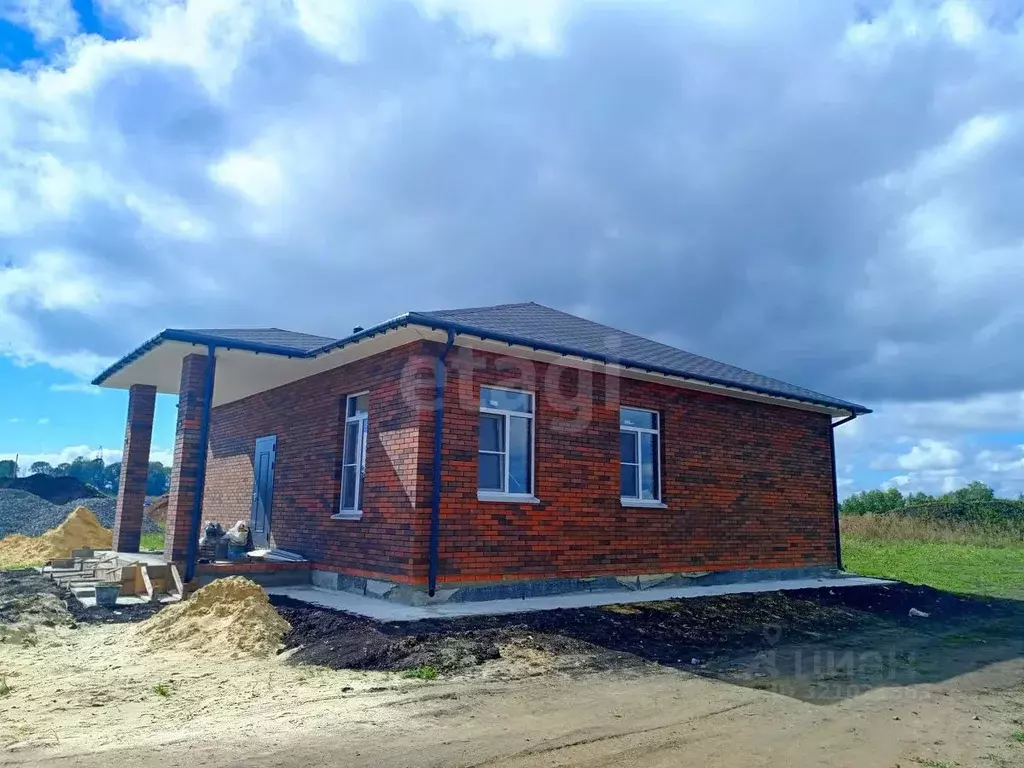 Дом в Мордовия, Лямбирский район, Берсеневское с/пос, Альтерра кп  ... - Фото 1