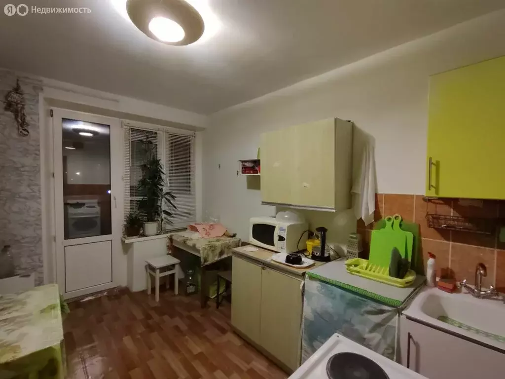 1к в 2-комнатной квартире (11.8 м) - Фото 0