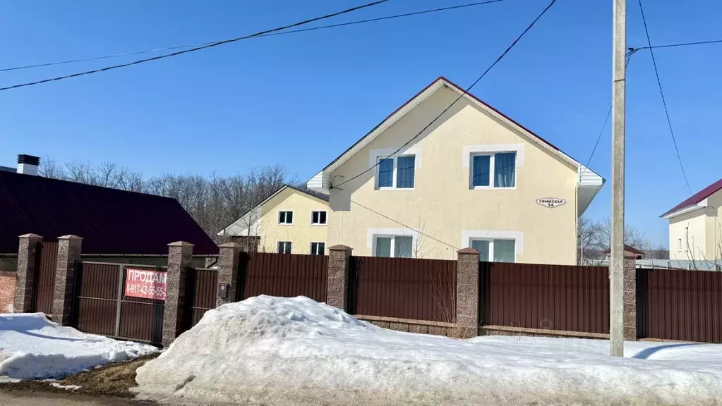 Дом в Башкортостан, Чишминский район, Алкинский сельсовет, с. ... - Фото 1