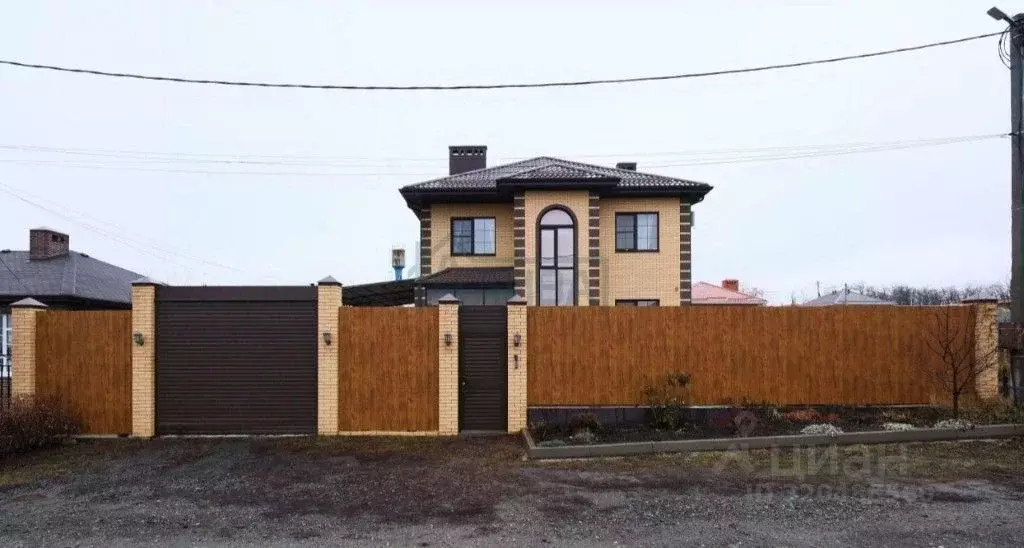 Дом в Ростовская область, Аксай Садовая ул., 20 (150 м) - Фото 0