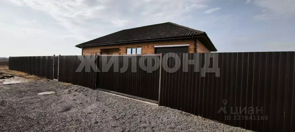 Дом в Хакасия, Усть-Абаканский район, с. Калинино ул. Российская (122 ... - Фото 1