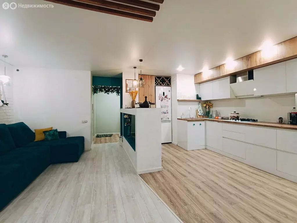 3-комнатная квартира: Волгоград, улица Маршала Ерёменко, 44 (77.4 м) - Фото 1