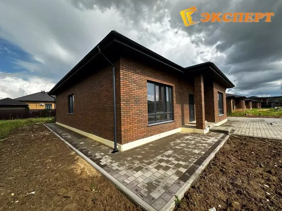 Дом в Калужская область, Жуковский муниципальный округ, с. Совхоз ... - Фото 1