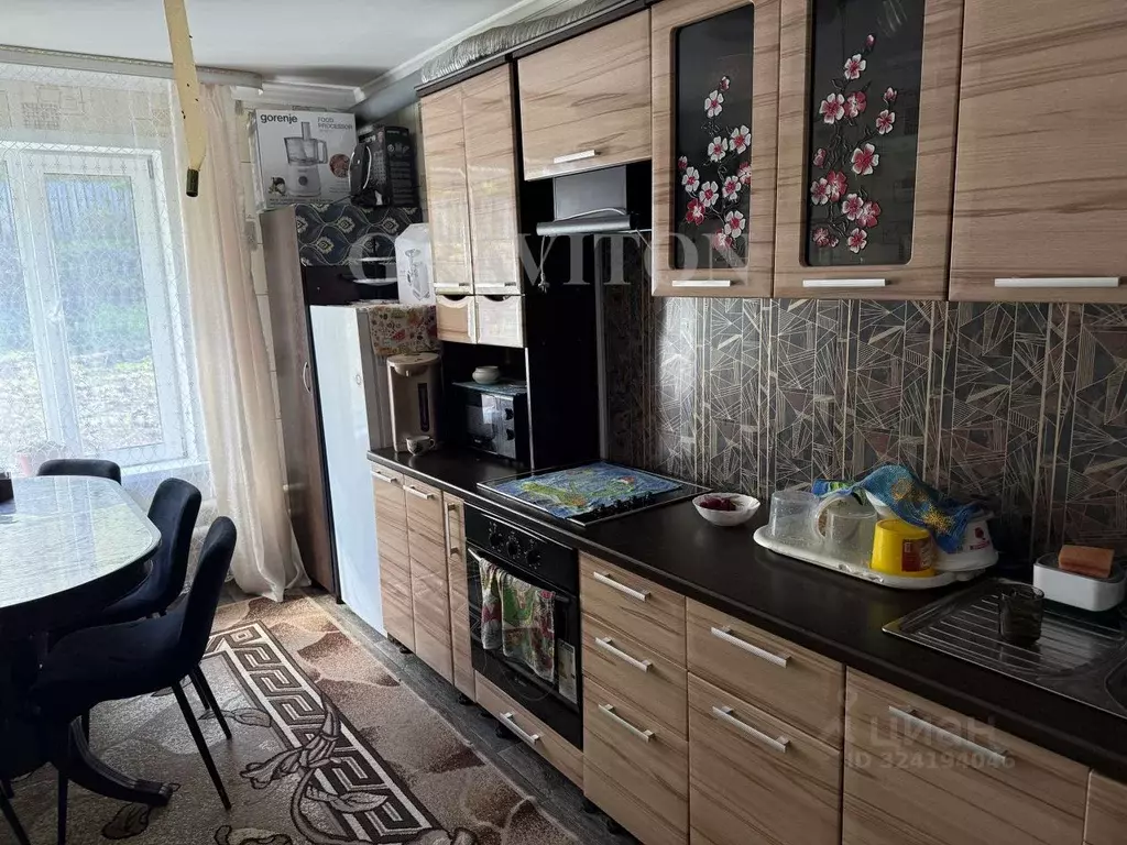 Дом в Алтай, Майминский район, с. Кызыл-Озек Советская ул. (110 м) - Фото 1