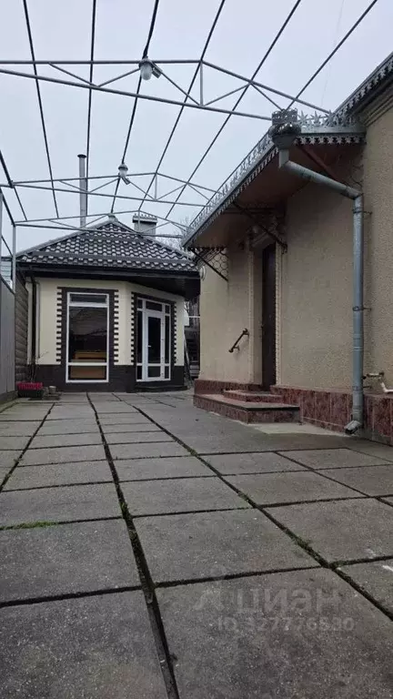 Дом в Кабардино-Балкария, Нальчик Краснопартизанская ул., 20 (100 м) - Фото 1